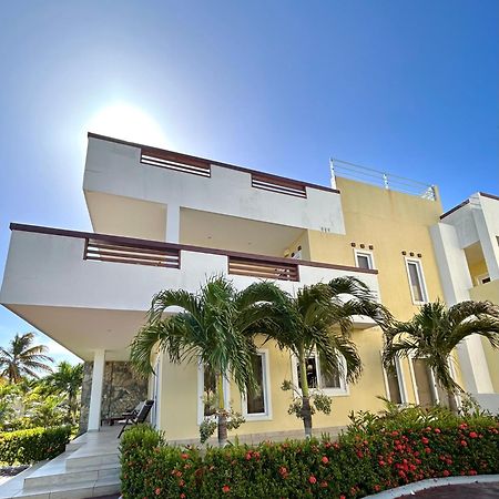 Habitacion Privada En Dixon Cove Roatan Exterior photo